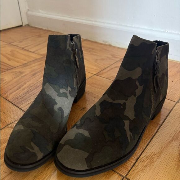 Blondo Women’s Waterproof Camouflage Booties Size 9 - Picture 6 of 12